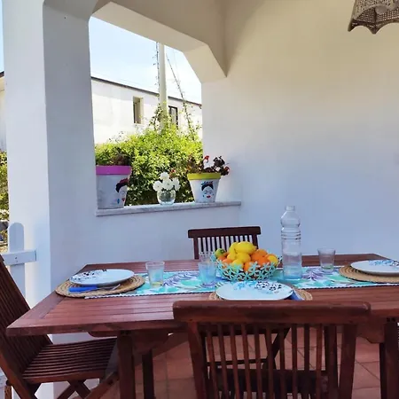 Casa Vacanze Capo Rizzuto Con Ampio Giardino-Japigium Calipso Lejlighed Isola di Capo Rizzuto