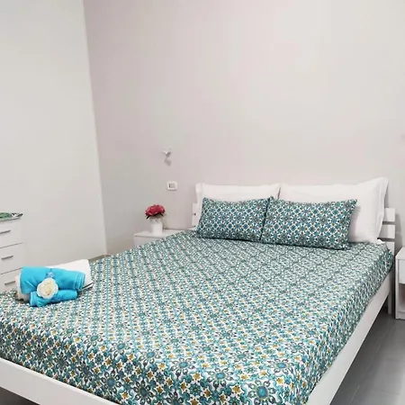 Casa Vacanze Capo Rizzuto Con Ampio Giardino-Japigium Calipso