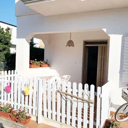 Casa Vacanze Capo Rizzuto Con Ampio Giardino-Japigium Calipso *