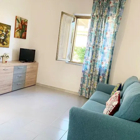 Casa Vacanze Capo Rizzuto Con Ampio Giardino-Japigium Calipso Lejlighed